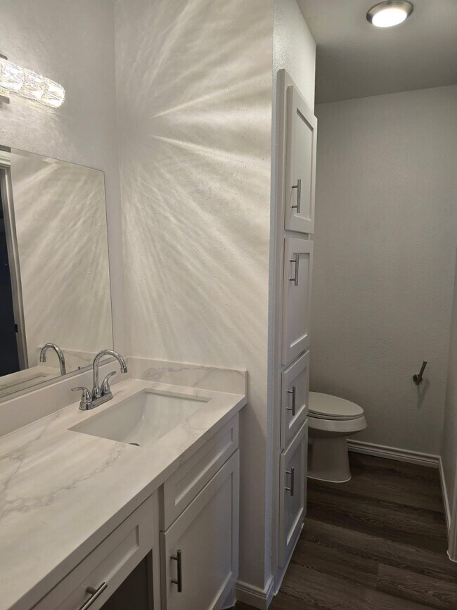 Building Photo - 5550 N Braeswood Blvd