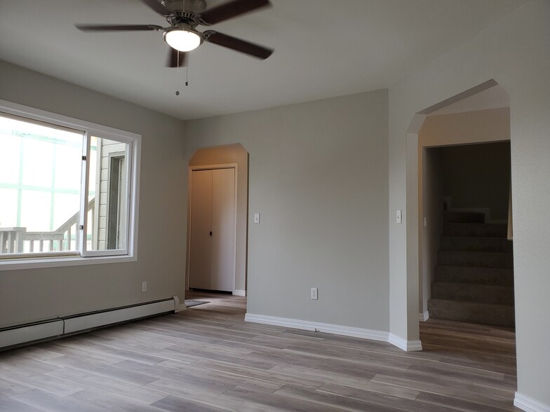 Building Photo - 625 E 22nd Ave