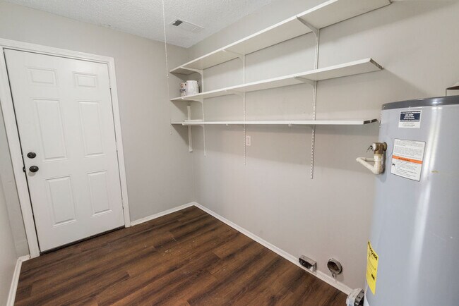 Building Photo - Trailwood