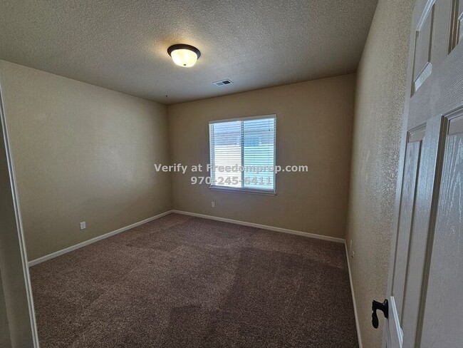 Building Photo - 2482 Wolcott Ave