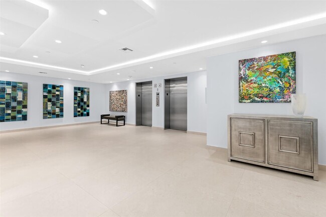 Building Photo - 777 Bayshore Dr