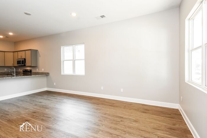 Building Photo - 5323 Lynnland Terrace