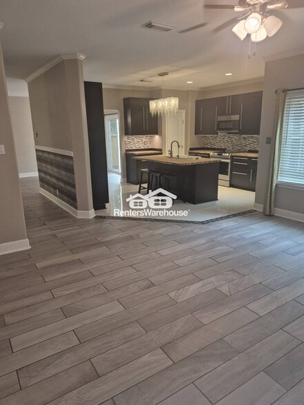 Building Photo - 9323 Bowen Dr