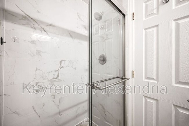 Building Photo - 7107 Tolliver St