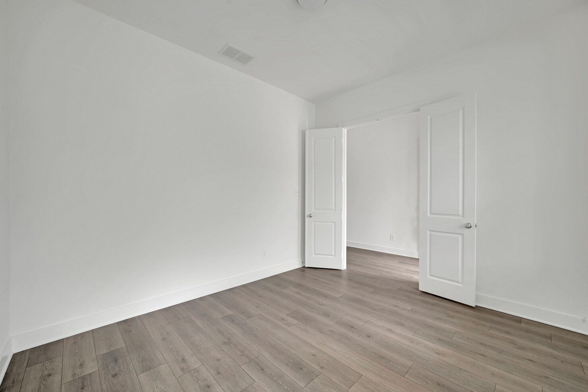 Building Photo - 3729 Paradise Way