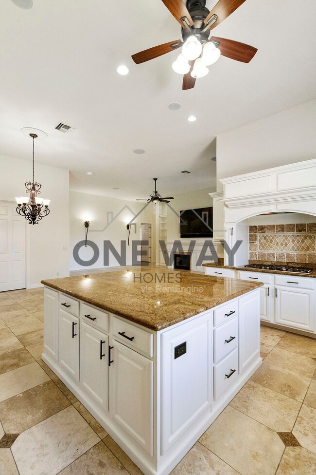 Building Photo - 4432 E Ford Ave