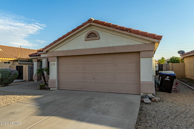 Building Photo - 10513 W Louise Dr