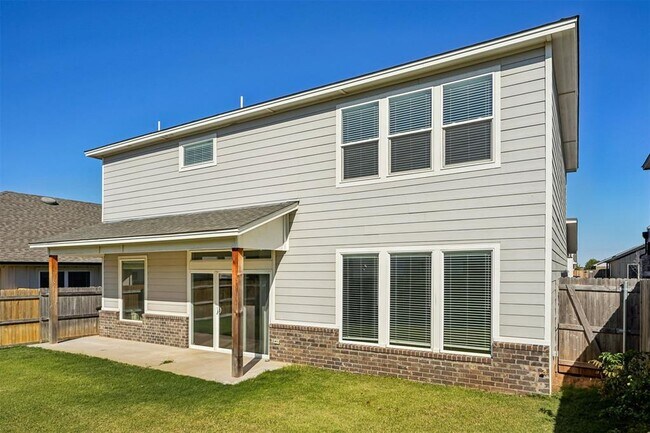 Building Photo - 520 NW 176th Terrace