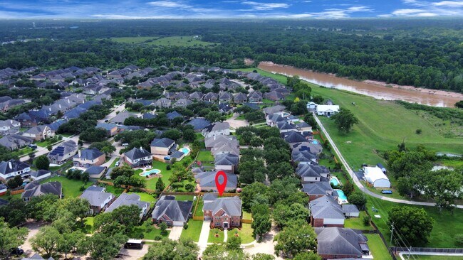 Building Photo - 527 Little River Ct