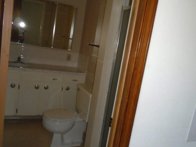 Building Photo - 1201 Midyett Rd