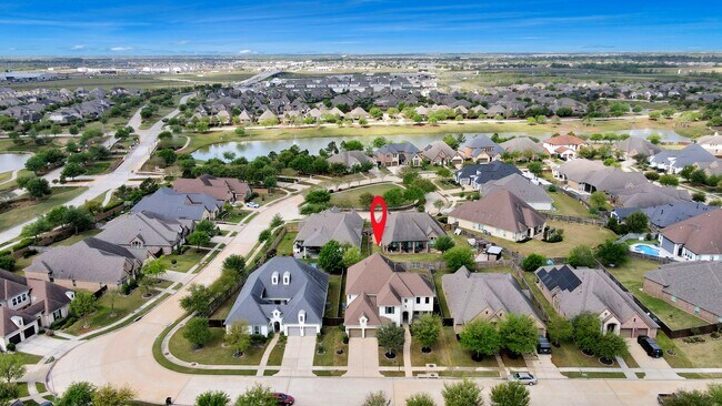 Building Photo - 9814 Carver Dr
