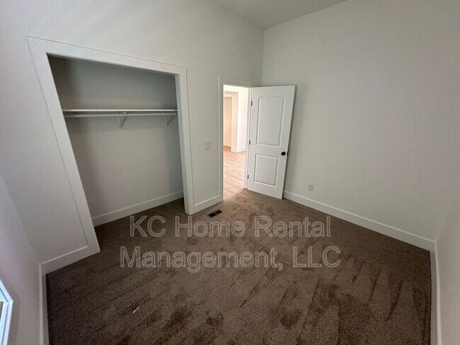 Building Photo - 2311 Jarboe St