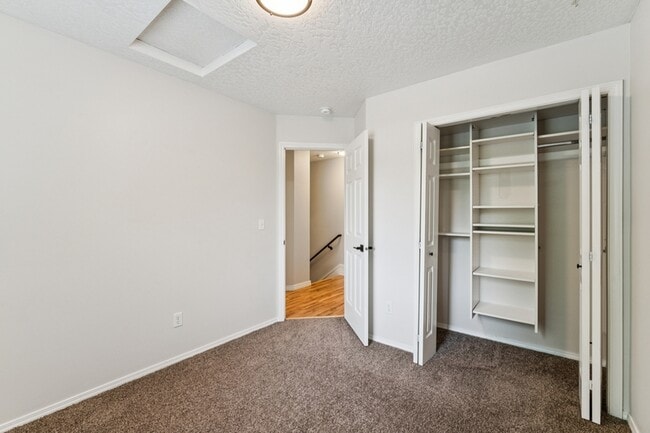 Building Photo - 5998 S Wallflower Pl