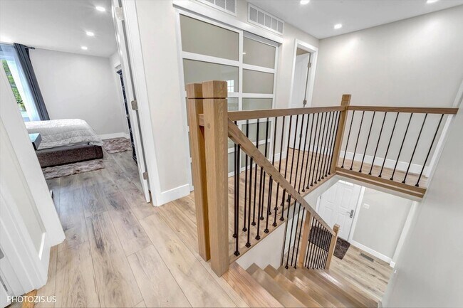 Building Photo - 1111 Plum Grove Cir