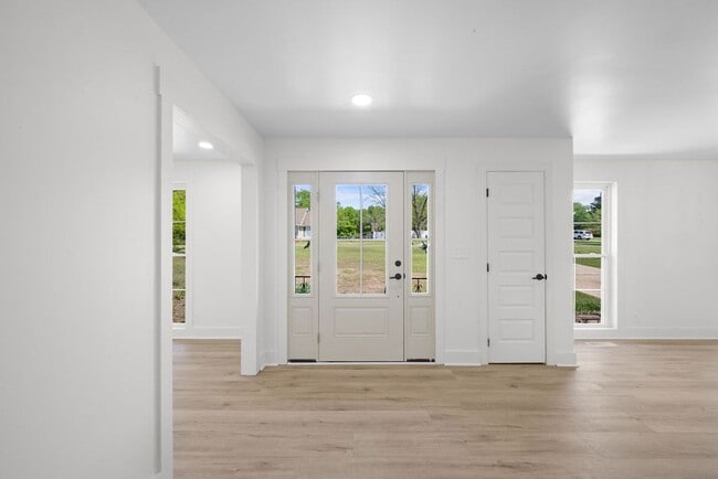 Building Photo - Remodeled 3 bd 2 ba rental in Southside!!