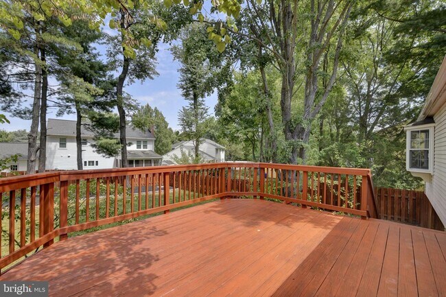 Building Photo - 618 Worchester St