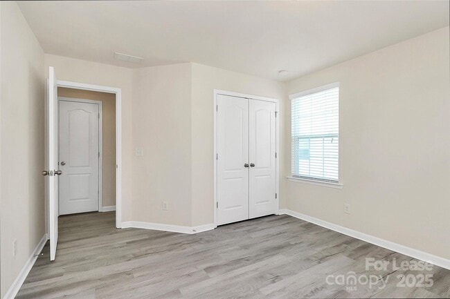 Building Photo - 14321 Green Birch Dr