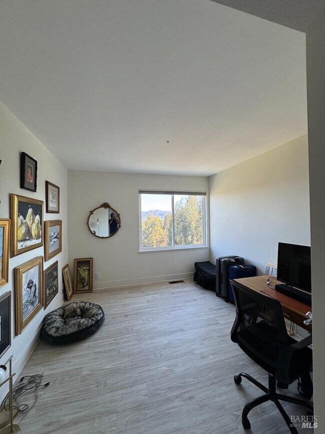 Building Photo - 67 Via Los Altos