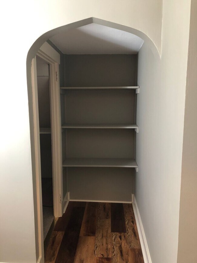 Building Photo - Beautifully Rehabbed Central Oakmont apart...
