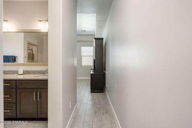 Building Photo - 3865 Jericho St