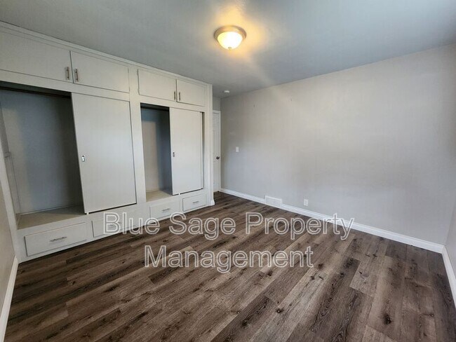 Building Photo - 812 W 13th St