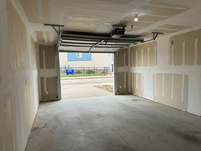 Building Photo - 21155 Gosling Rd