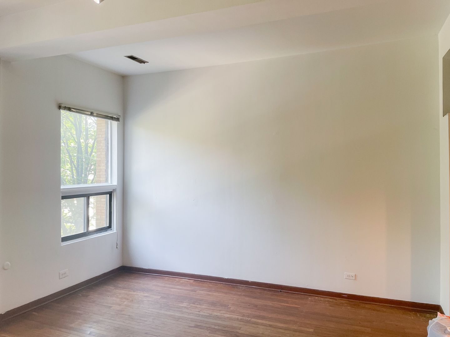 Building Photo - 877 W Lill Ave