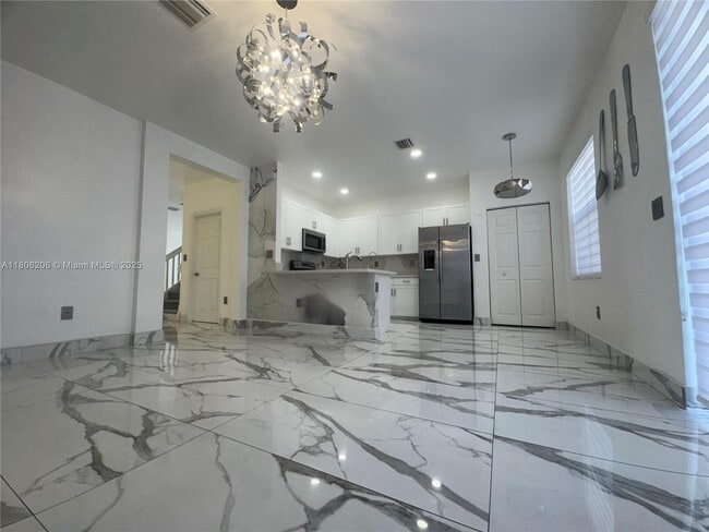 Building Photo - 3368 W 108th St