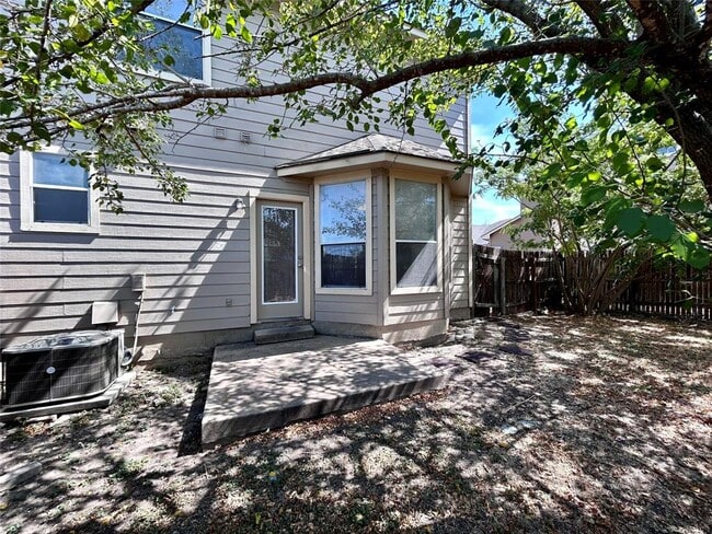 Building Photo - 2707 Westhampton Ct