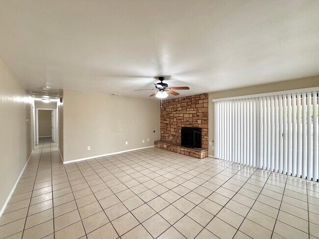 Building Photo - 7742 Oxford Ave