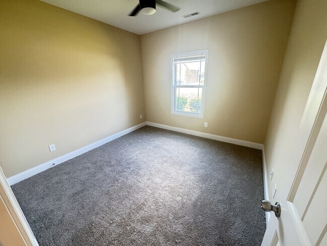 Building Photo - 3617 Jerry Anderson Dr