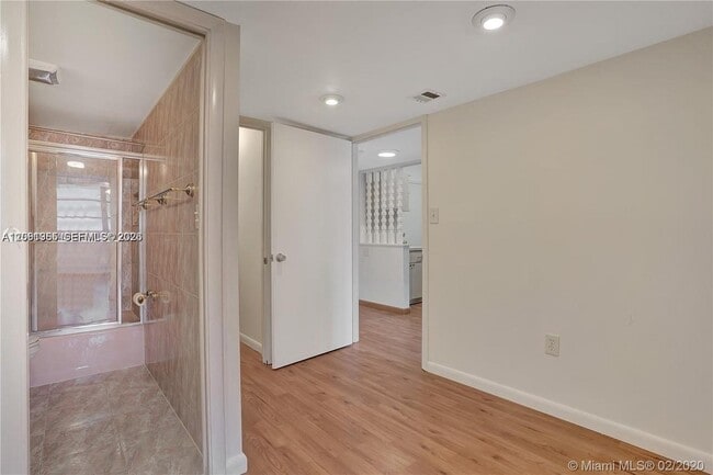 Building Photo - 345 Ocean Dr