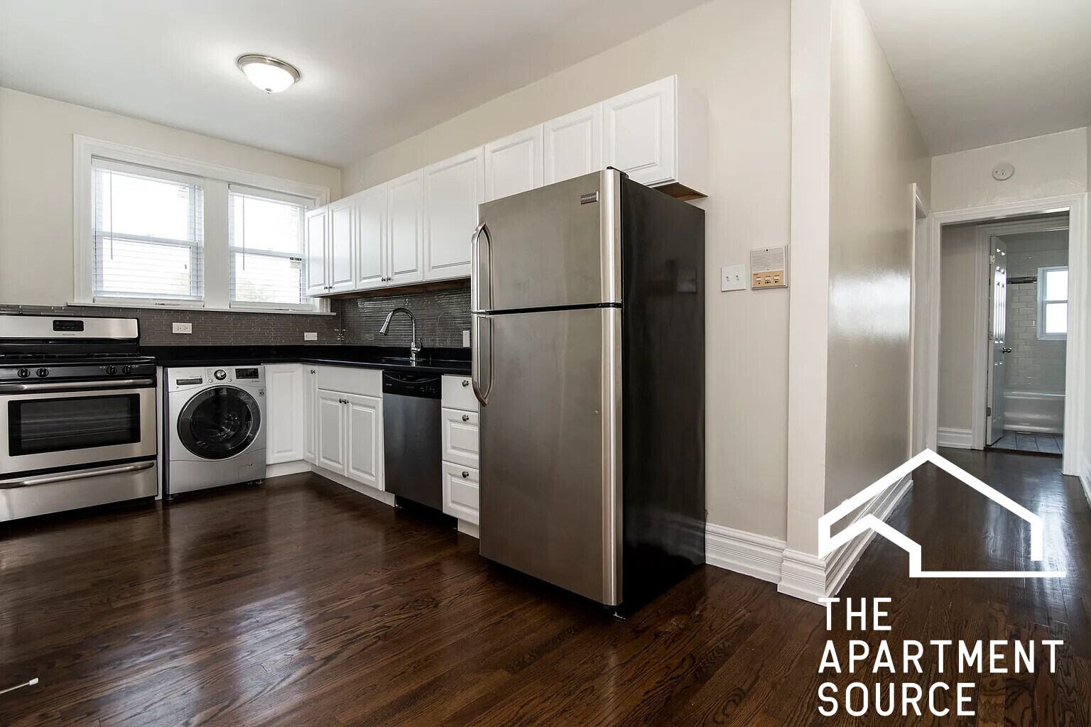 Building Photo - 3819 1/2 N Greenview Ave