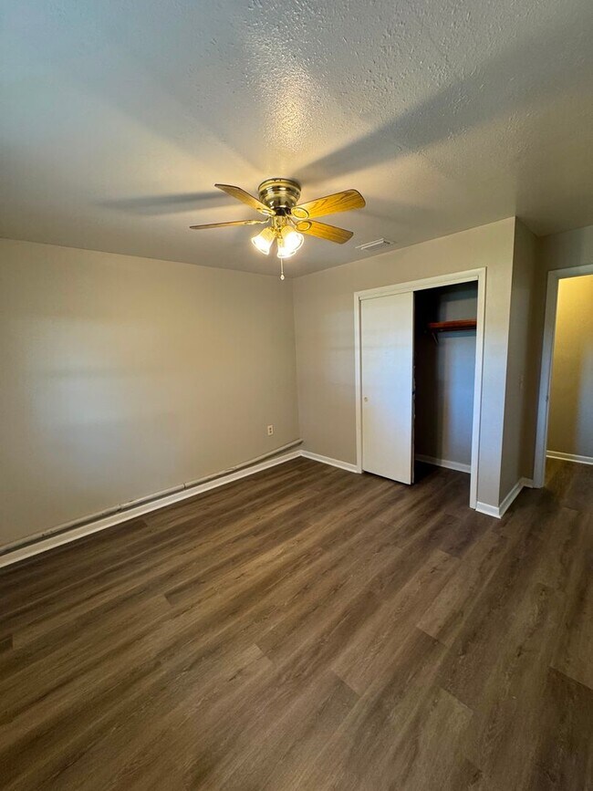 Building Photo - No HOA. Oversized 3/2 Home. NEW PHOTOS COMING SOON