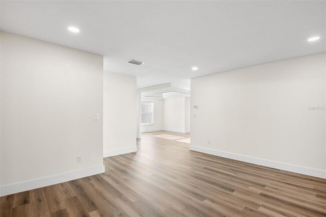 Building Photo - 3145 Sandy Ridge Dr