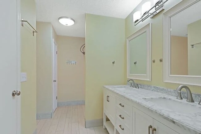 Building Photo - 12 Brown Thrasher Ct