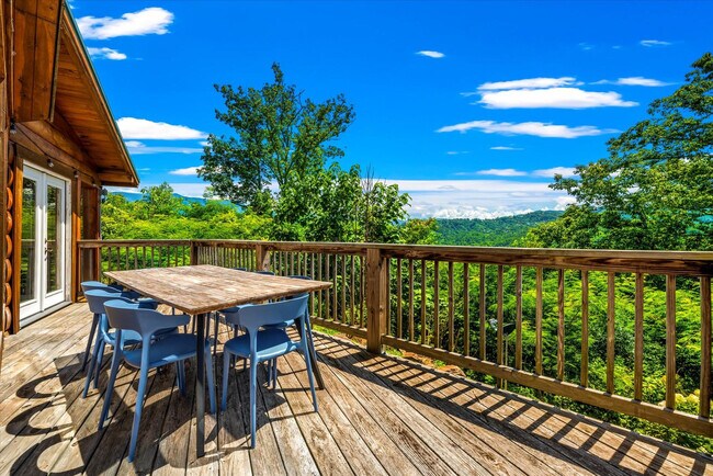 Building Photo - 208 Tunnel Ridge Dr