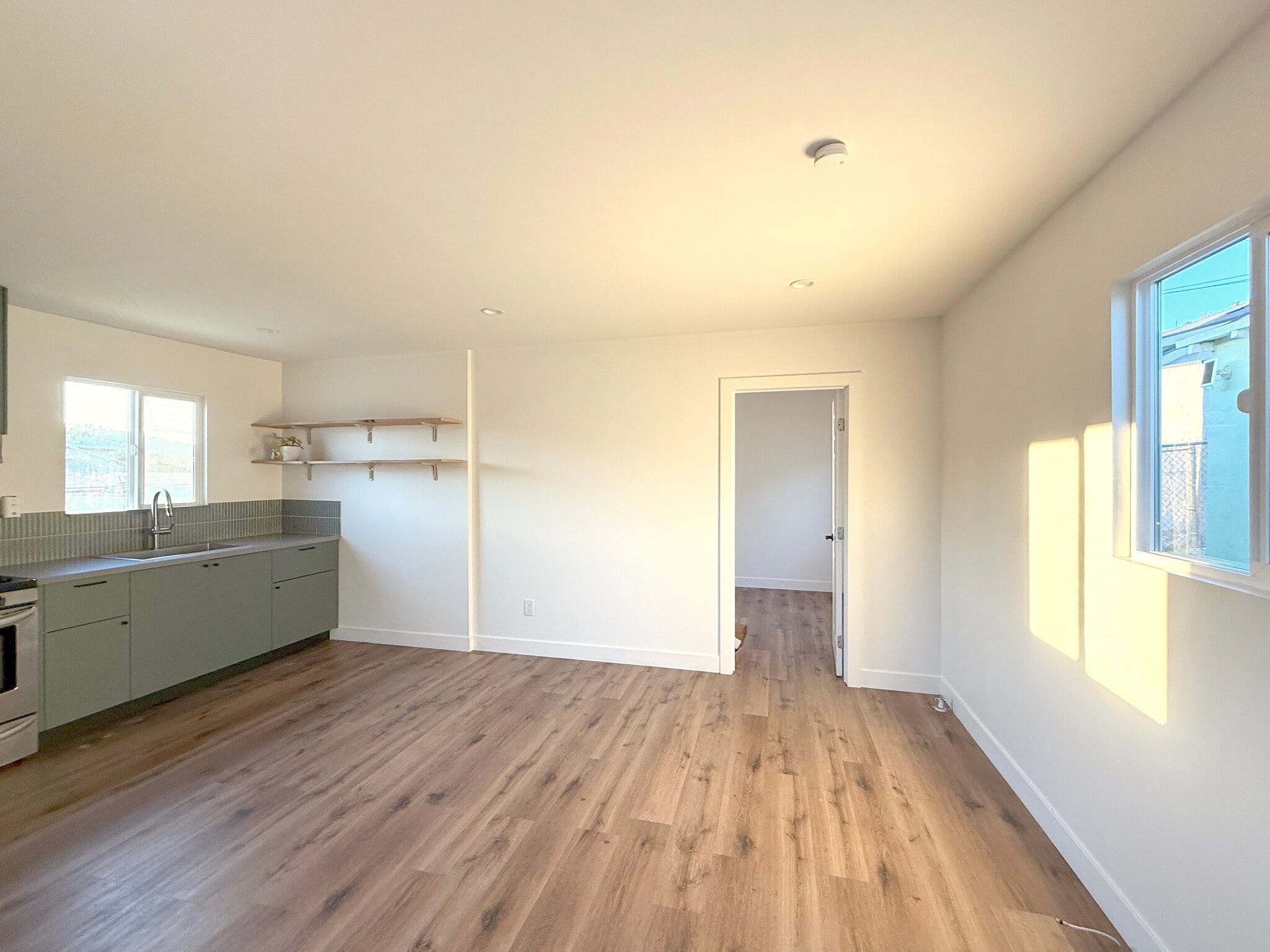 Building Photo - 3321 1/2 Alice St