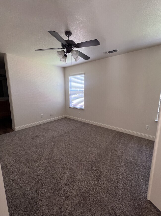 Building Photo - 1694 Shay Way
