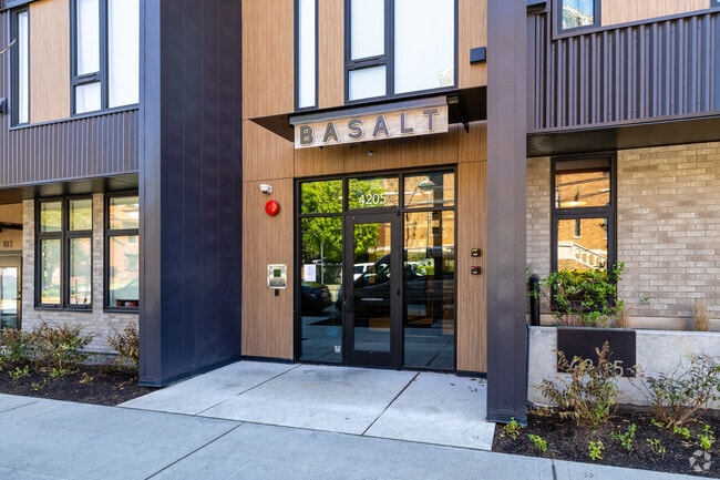 Building Photo - Basalt