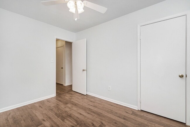 Building Photo - 5213 Clover Hill Dr