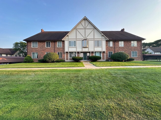 Primary Photo - 30268 Southfield Rd