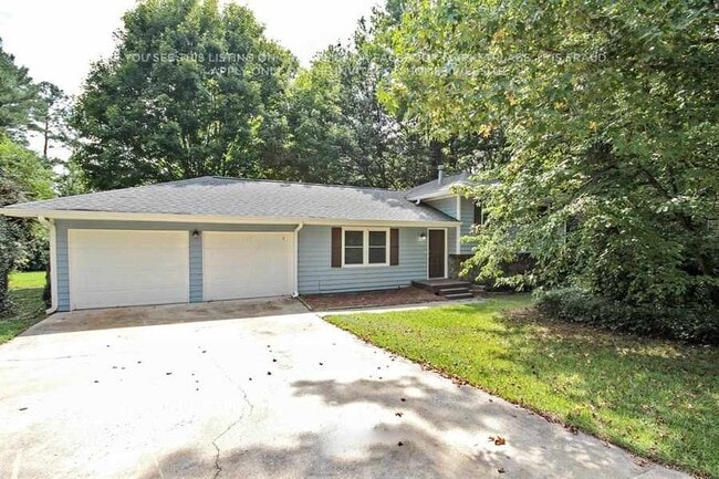 Building Photo - 208 Clydesdale Rd