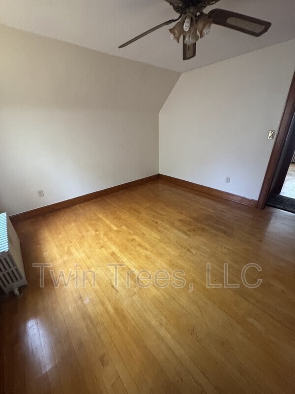 Building Photo - 5949 Gospel St
