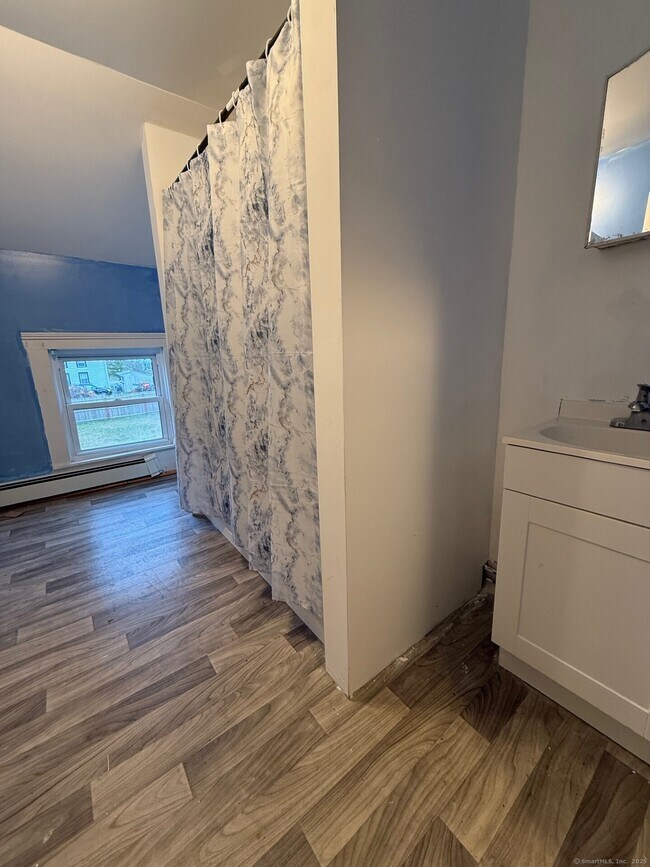 Building Photo - 79 River St