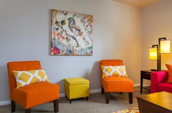 Living room - 1709 Villa Pl