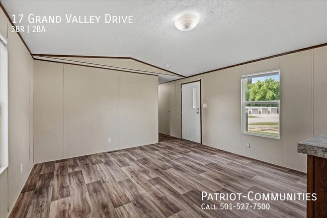 Building Photo - 17 Grand Valley Dr