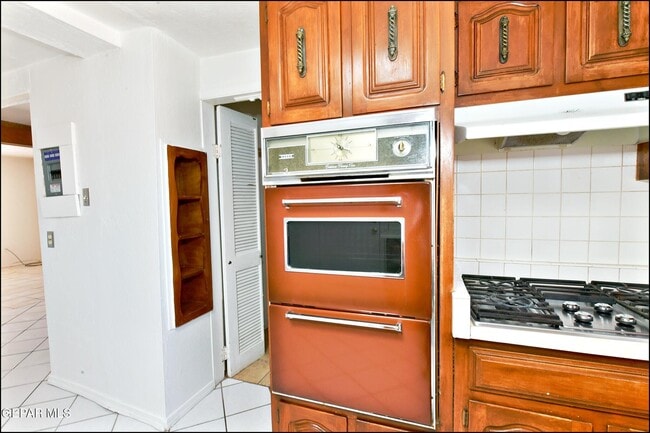 Building Photo - 7817 Caliche Dr