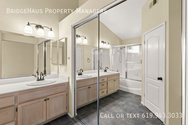 Building Photo - 11048 Portobelo Dr