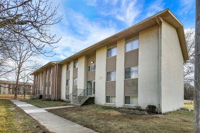 Building Photo - 3771 Cornell Dr